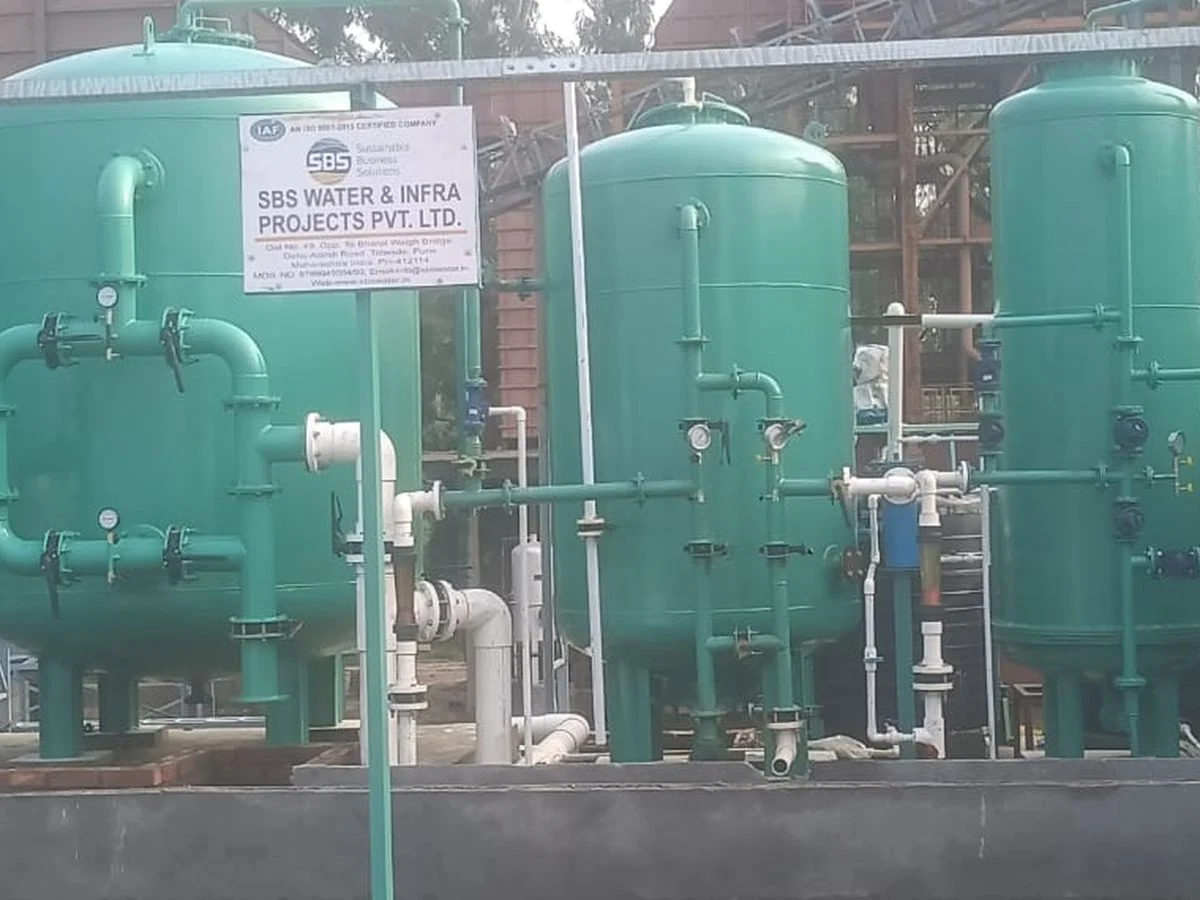 Row of multigrade filters and softeners